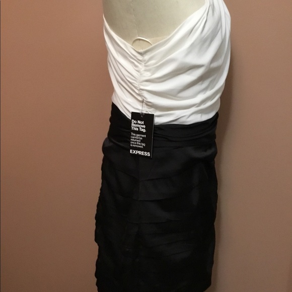 Formal dress - Picture 2 of 3